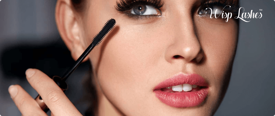 Get Glamorous Lashes: Eyelash Extensions for Gl****es