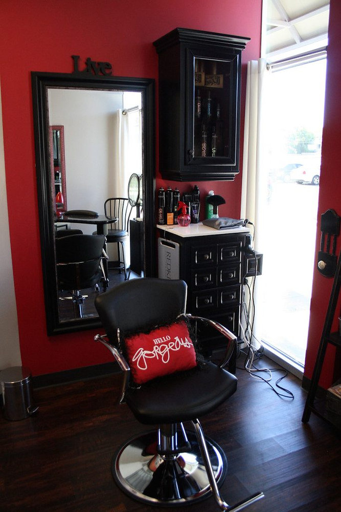 How To Make Your Salon Suites Dallas For Rent Welcoming And Inspiring?